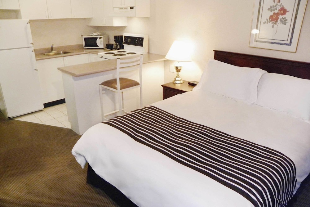 Sandman Hotel Penticton 12/49