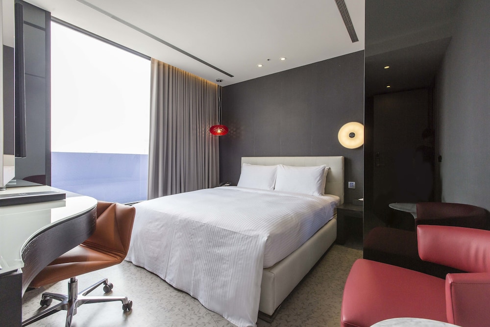 DELUXE, DOUBLE BED