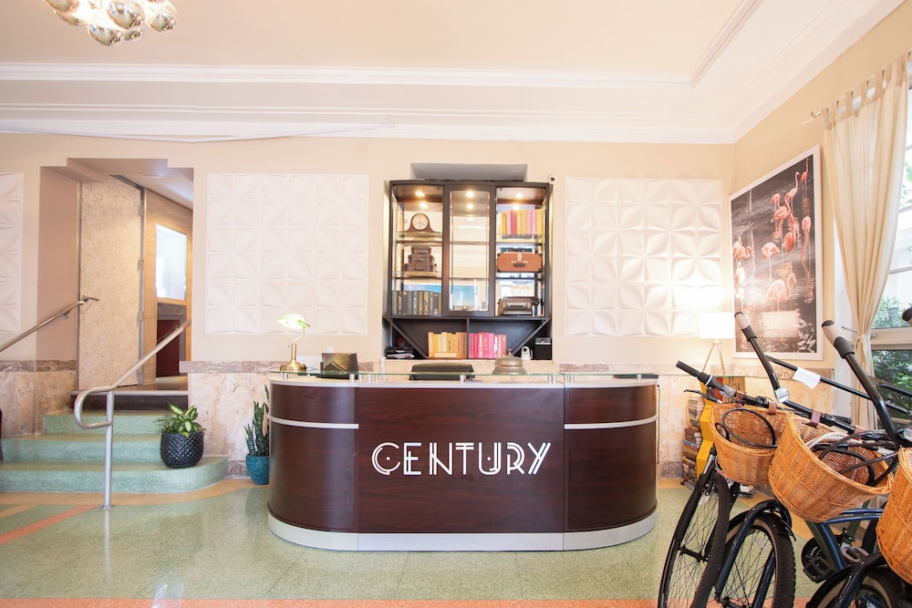 Century Hotel 10/62