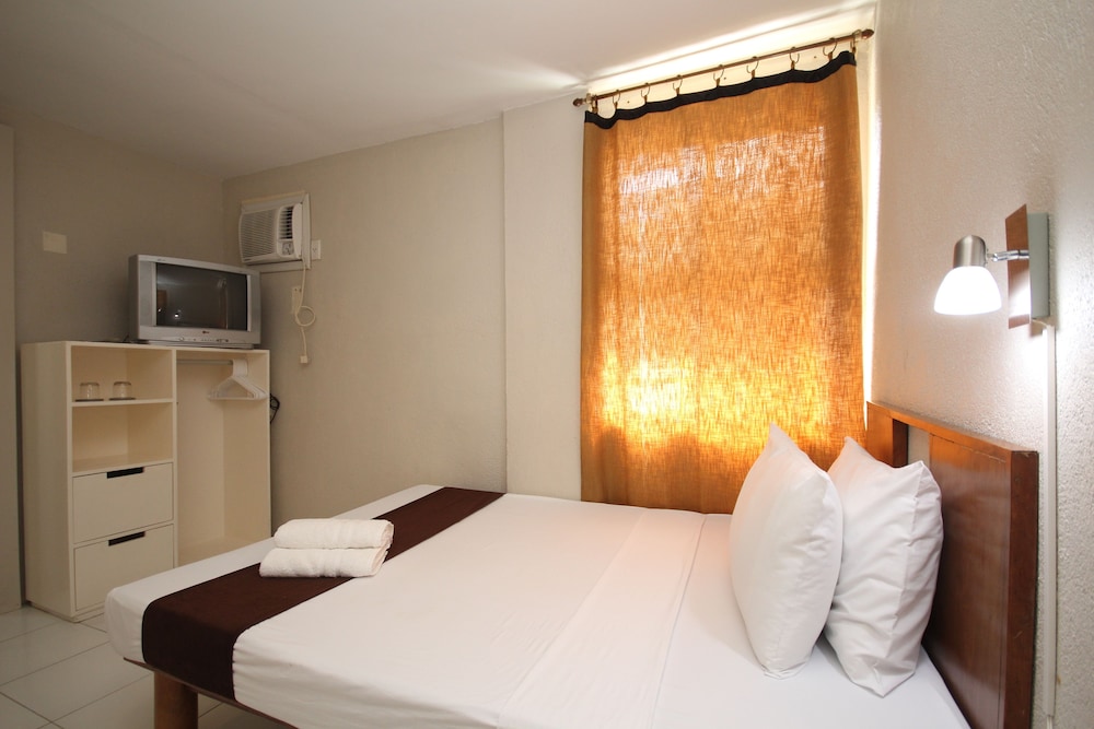 Mr Holiday Hotel 14/30