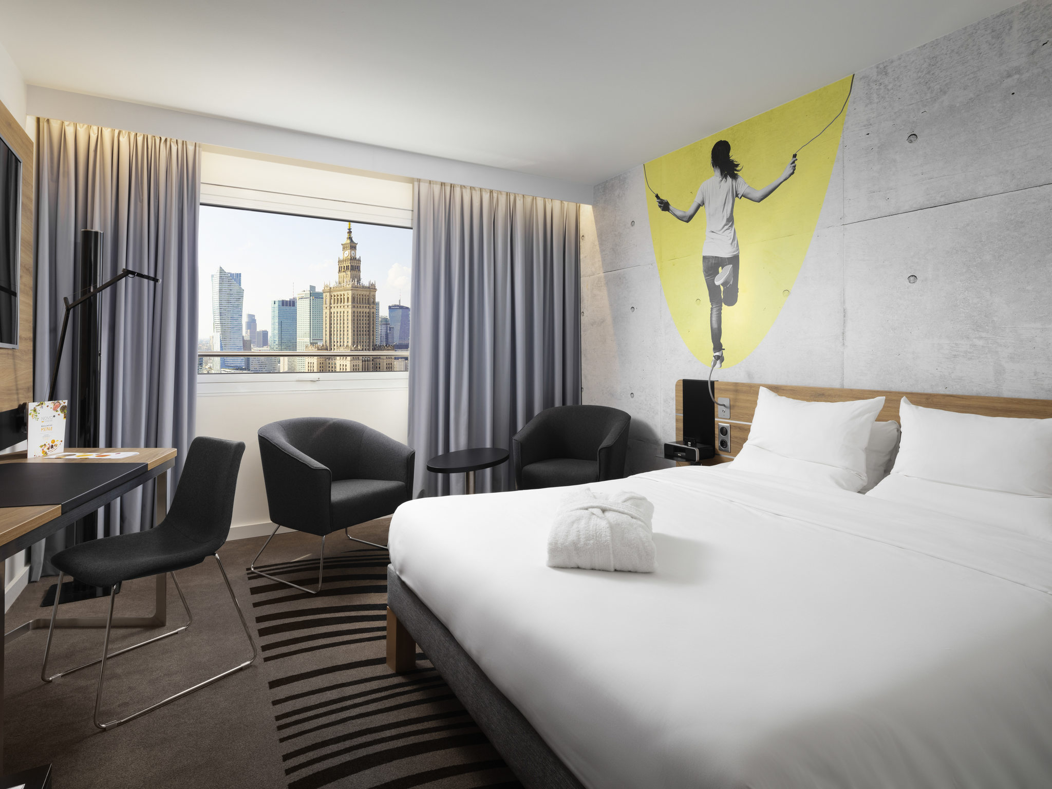 غرفة بسرير كوين، Novotel Warszawa Centrum 2/3