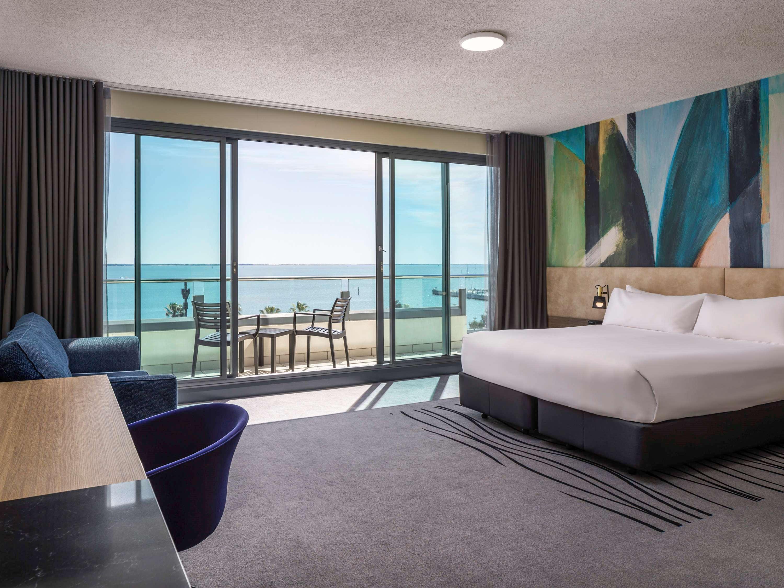 Superior, King Bed, Bay View