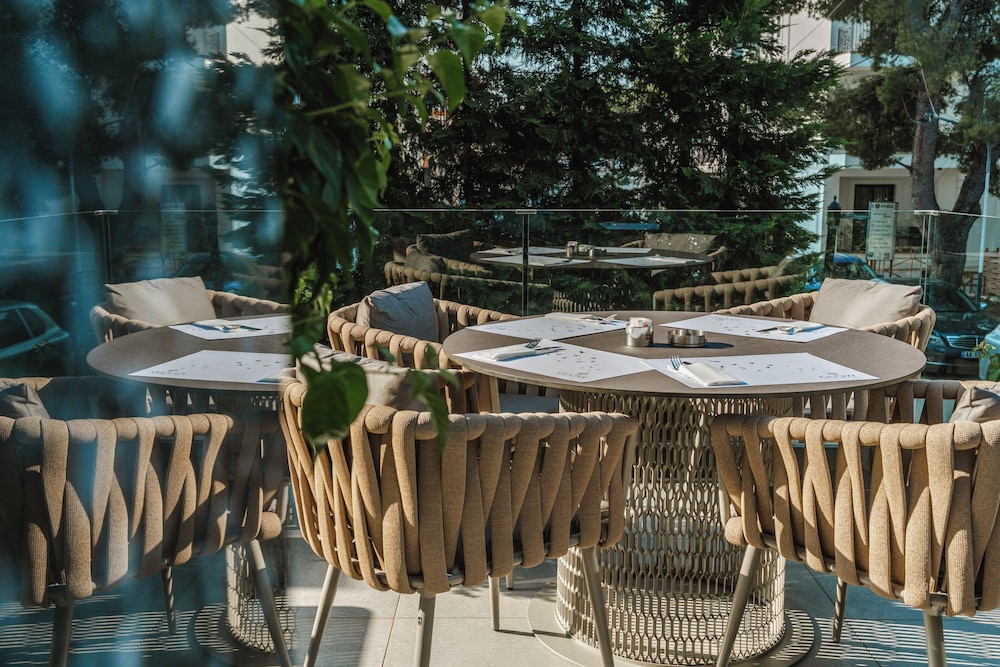 Glow Boutique Hotel & Suites 37/50