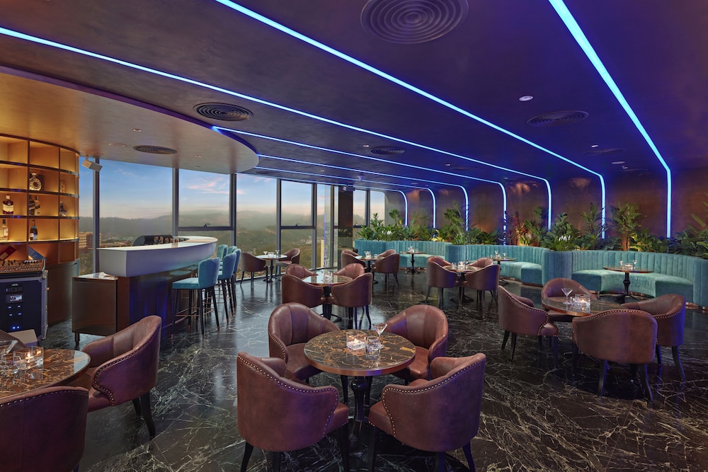 THE WATSON PREMIUM HALONG HOTEL 40/50