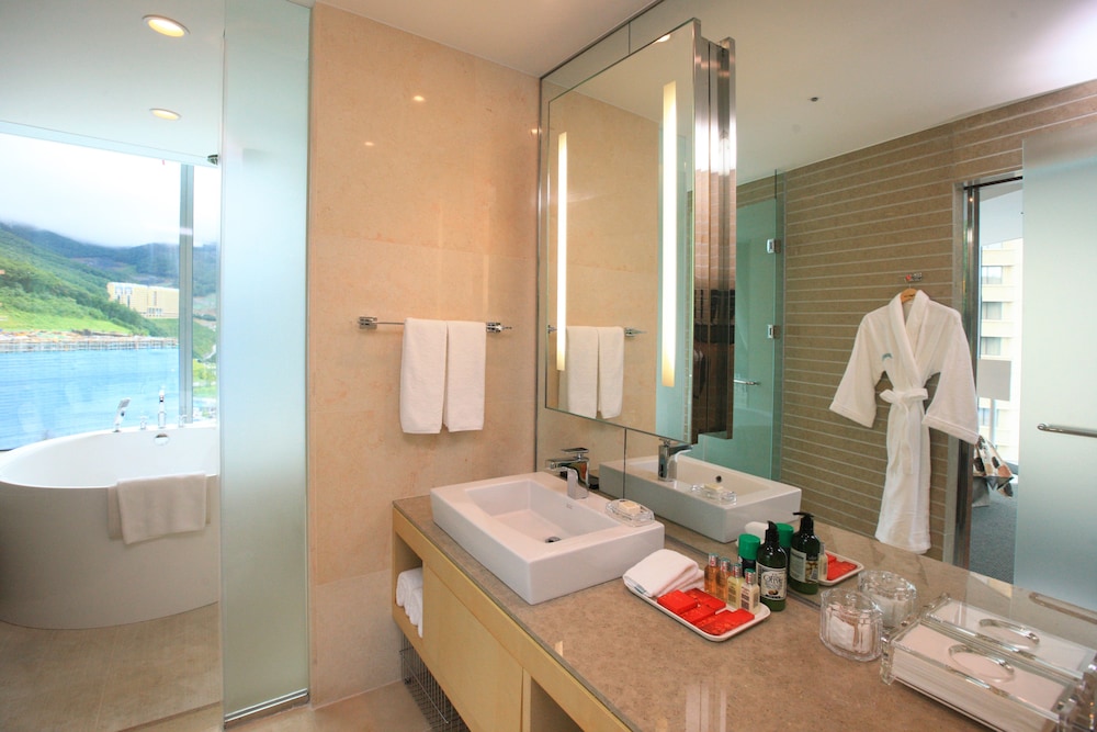 High1 Grand Hotel Convention Tower 26/64