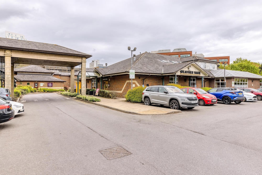 Premier Inn Bracknell Central 44/60
