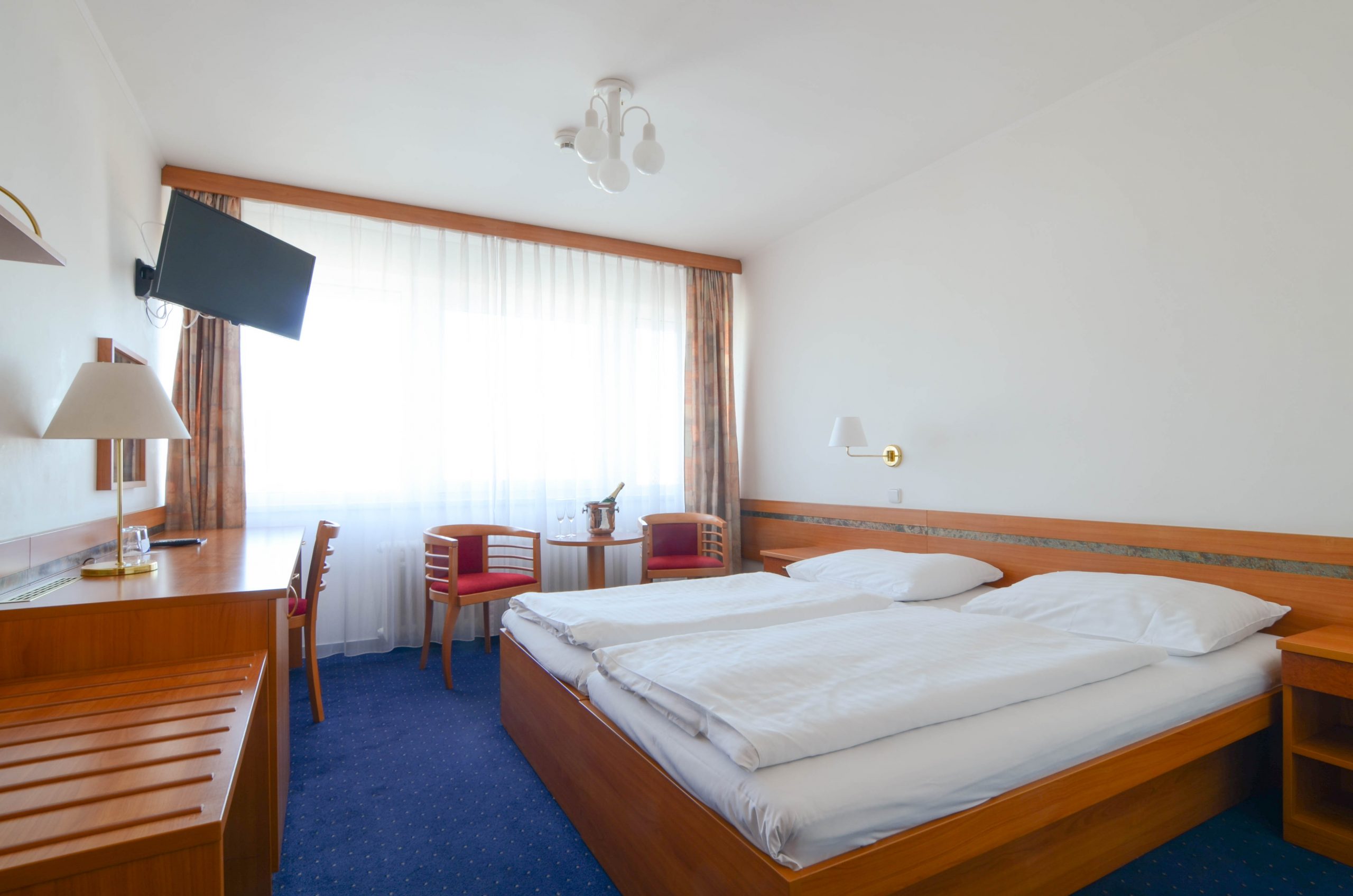 Ilf Hotel 9/26