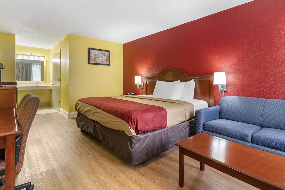 Travelers Inn Douglas By OYO US-441 24/37