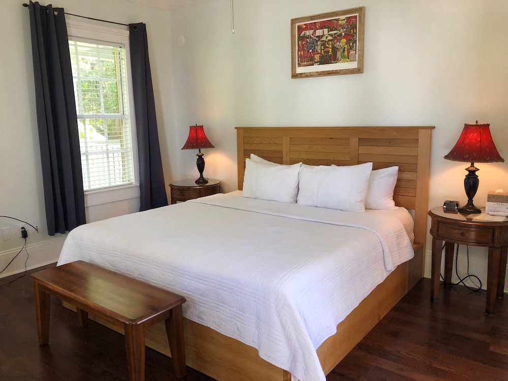 Duval House 6/50