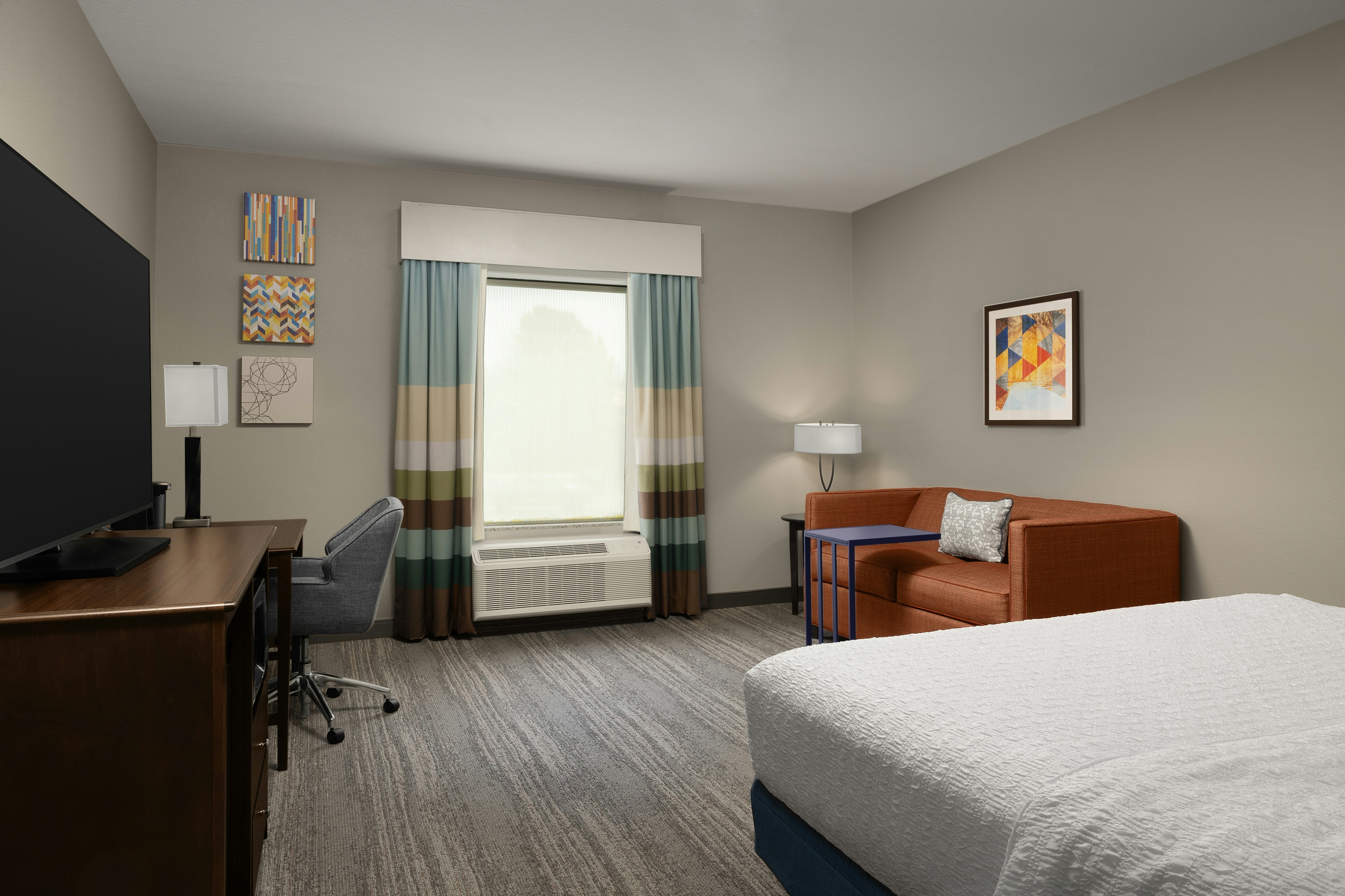 ROOM, KING BED, SOFA