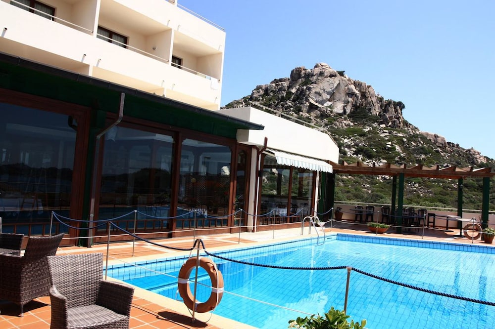 Miralonga Hotel 3/50