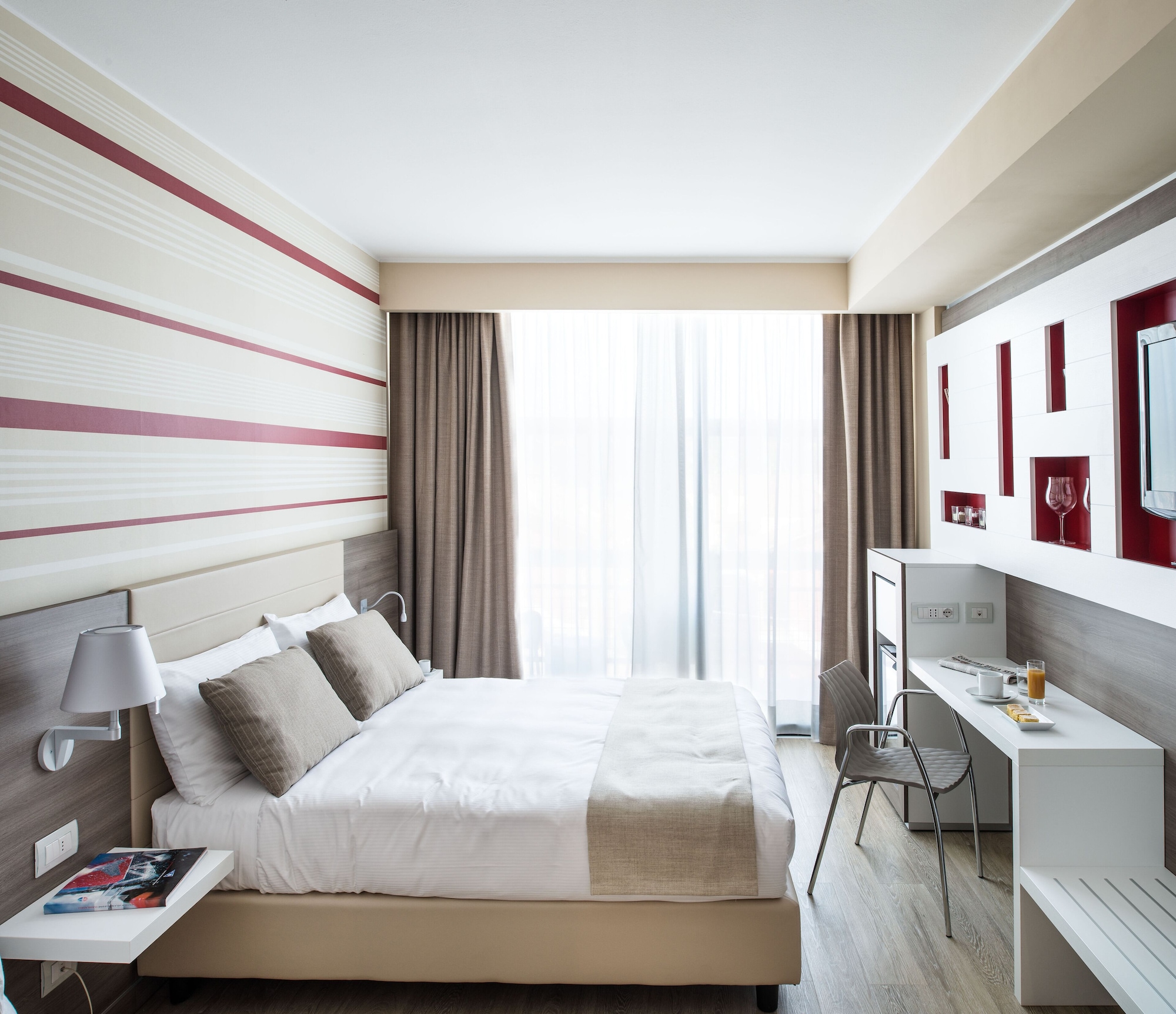 2 BEDROOMS, CONNECTING, COMFORT, CITY VIEW