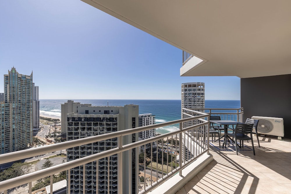 Mantra Crown Towers Surfers Paradise 15/95