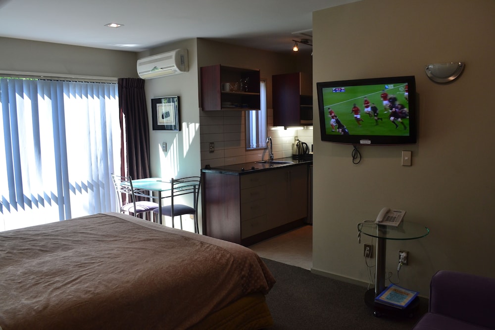Athena Motel & Apartments 19/48