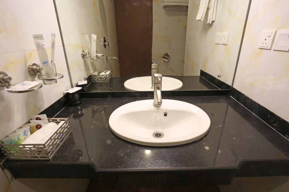 Dahlia Boutique Hotel 48/50