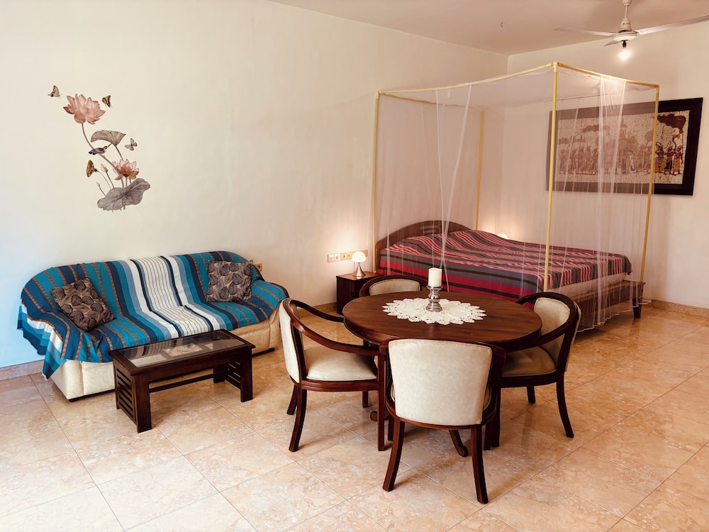 Raja Beach Hotel 30/50