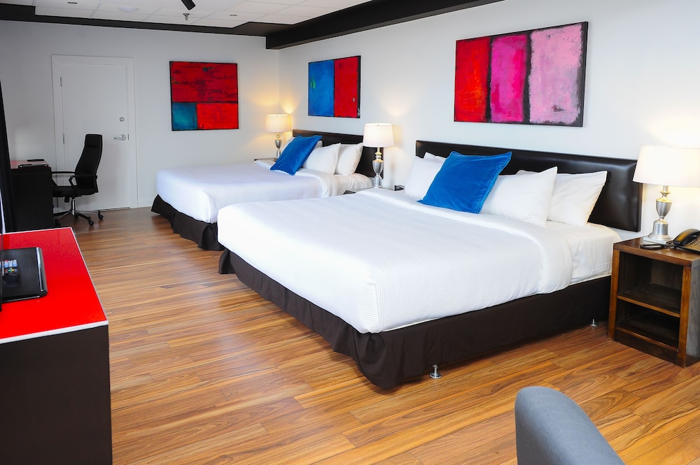 Hotel Chicoutimi 10/55