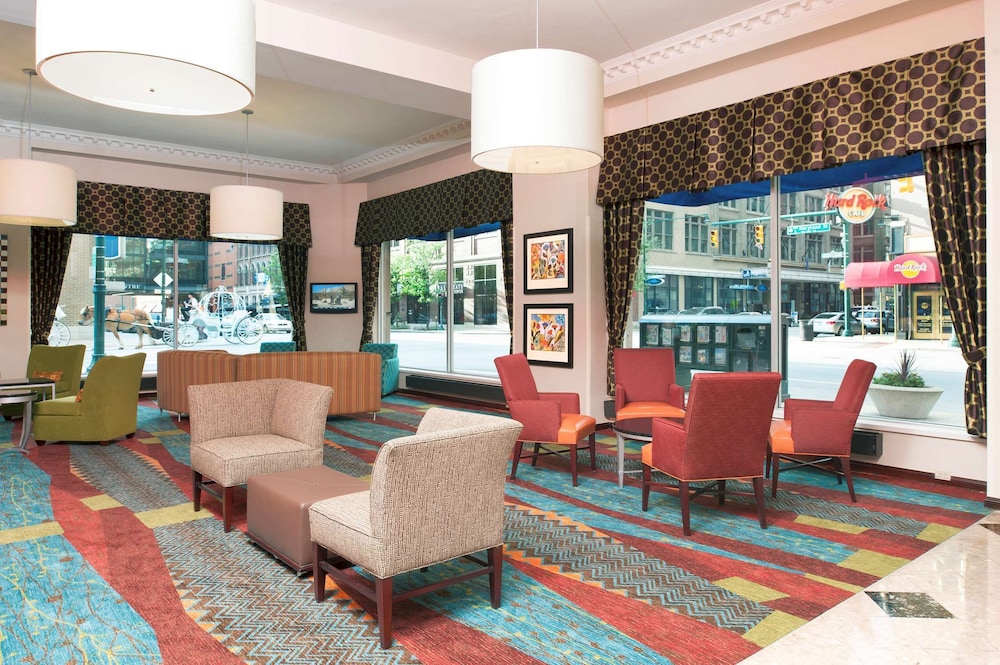 Hampton Inn Indianapolis Downtown Across From Circle Centre 52/75