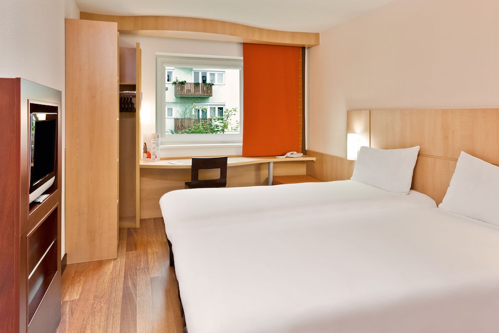 IBIS GYOR 16/48