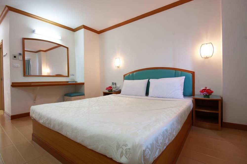 P.A. Place Hotel 19/38