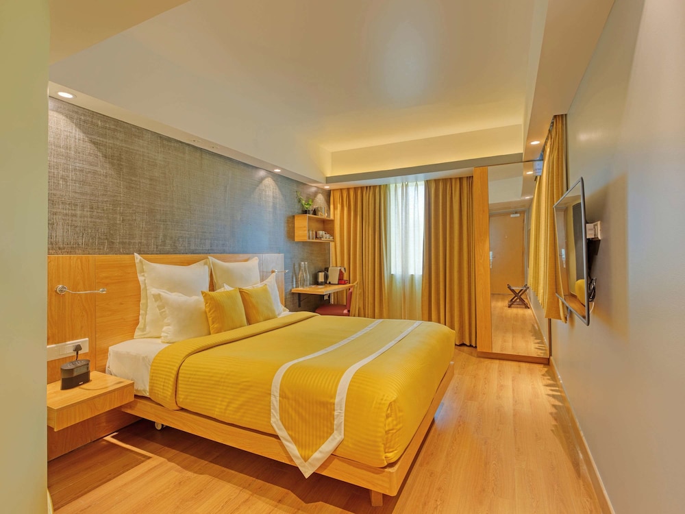 PREMIER, QUEEN BED