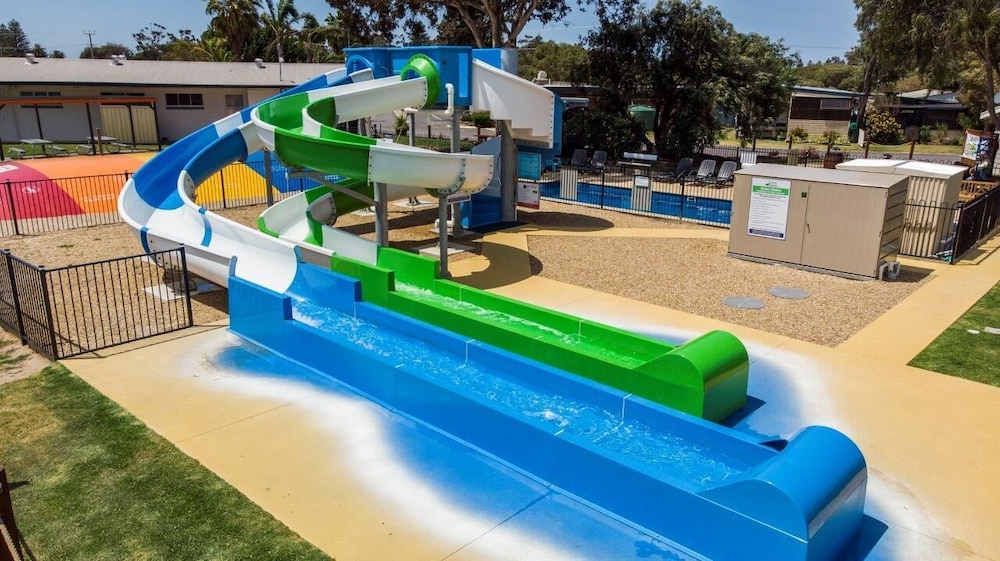 Victor Harbor Holiday & Cabin Park 41/46