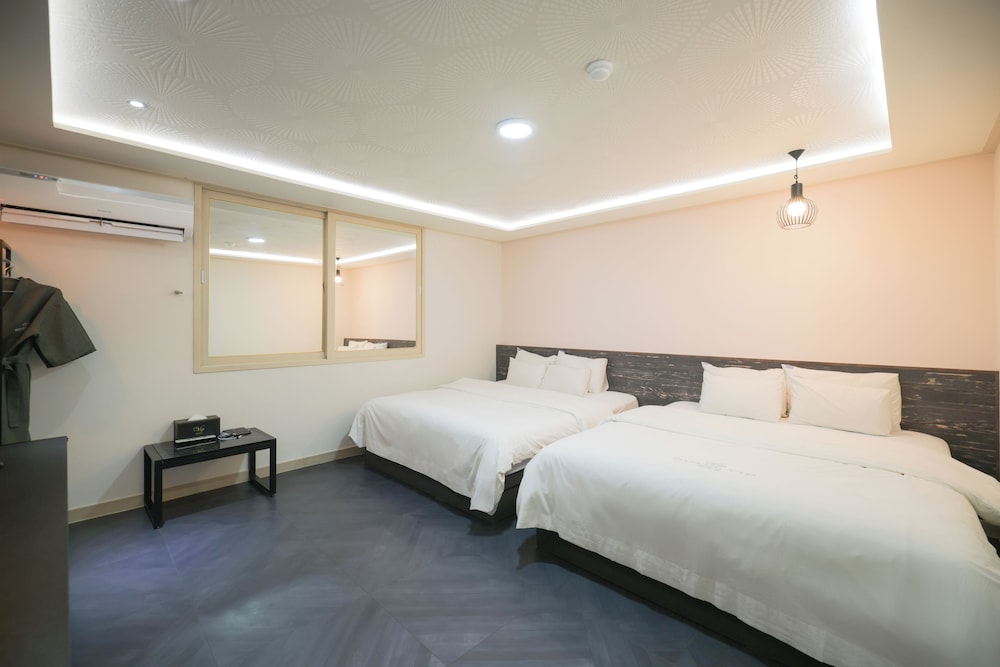 Vip Hotel Mok-Po 36/59