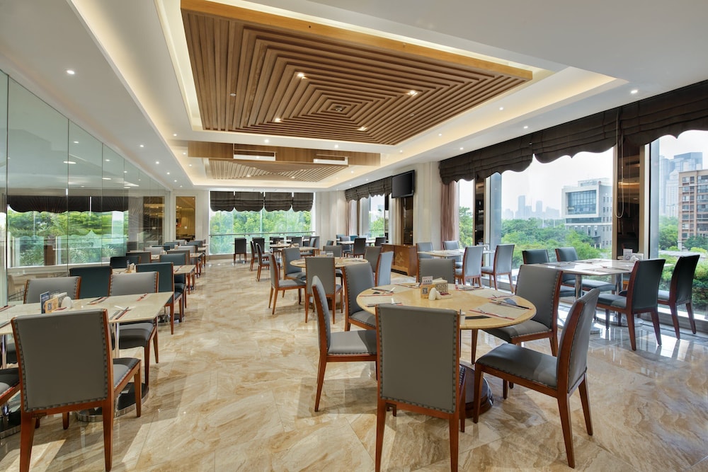 Crowne Plaza Nanchang Riverside 35/50