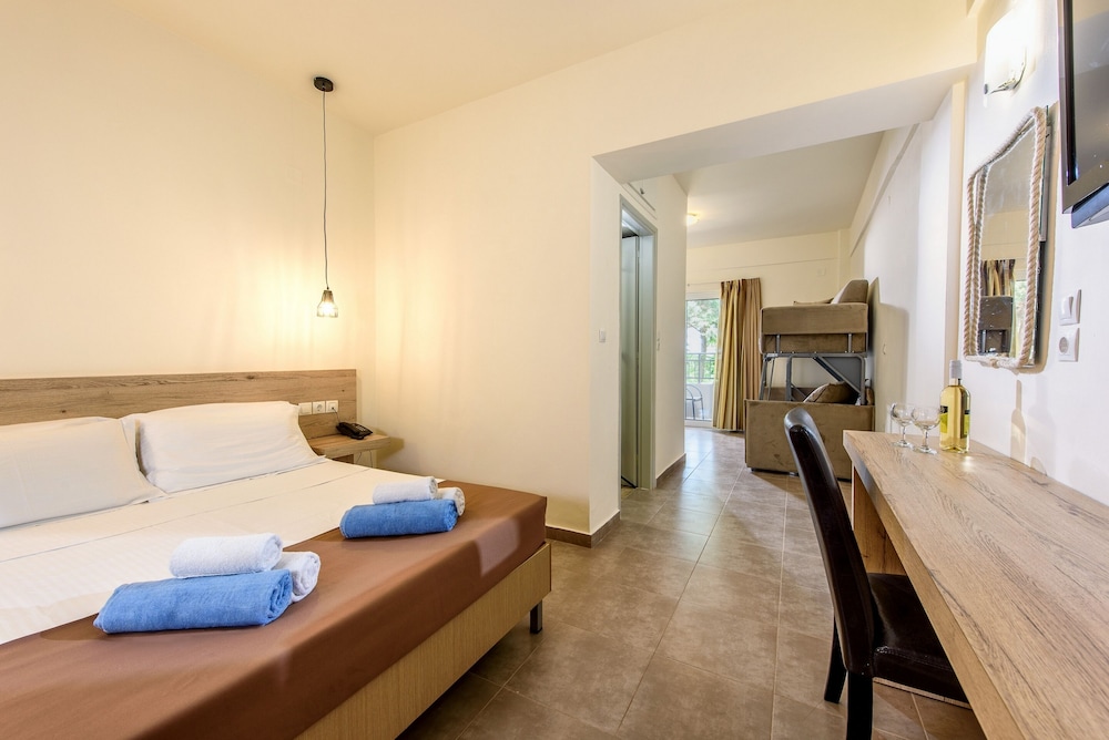 Katrin Hotel and Bungalows 11/50