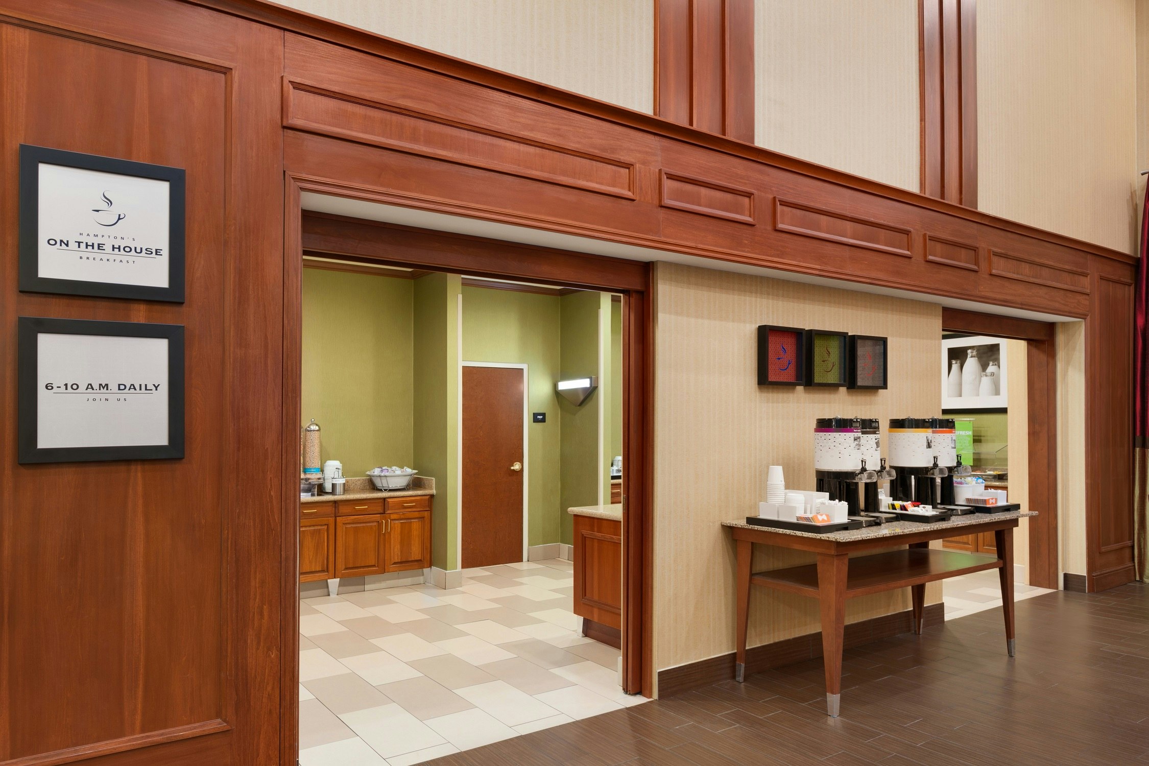 Hampton Inn & Suites Williamsburg Historic District 11/58
