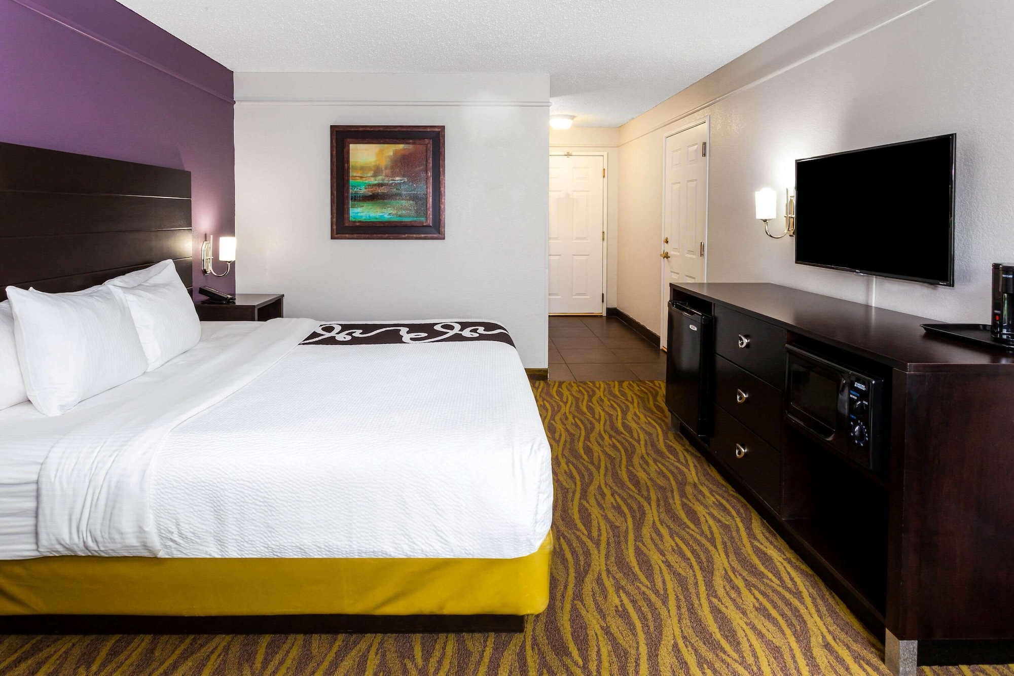 DELUXE, SUITE, KING BED