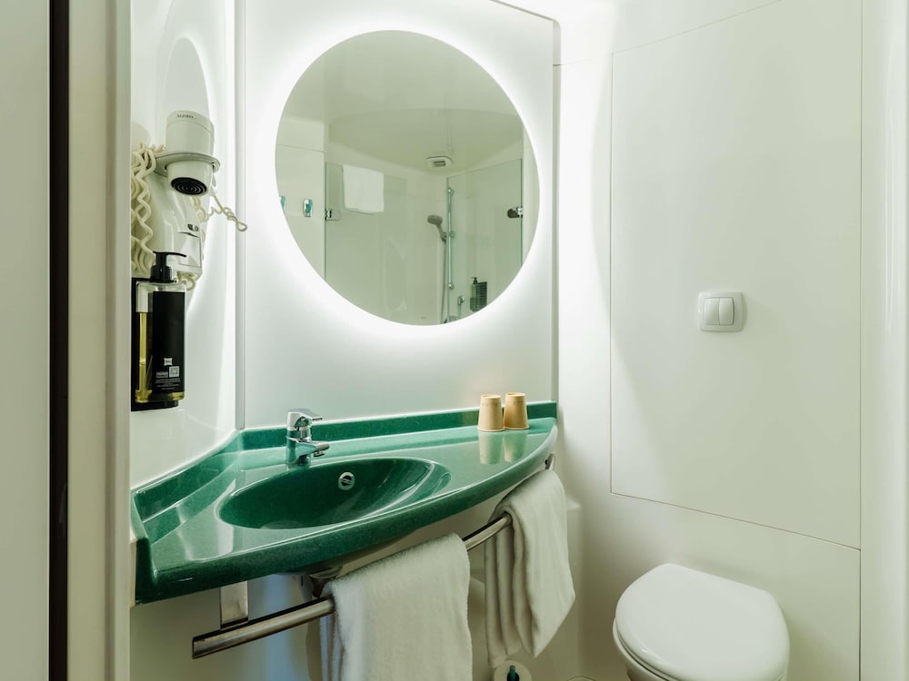 IBIS BARCELONA MOLINS DE REI 65/67