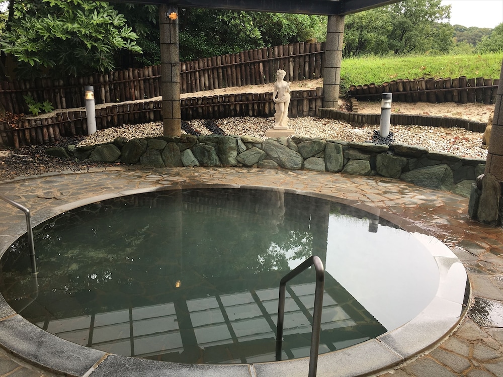 Nanki Shirahama Resort Hotel (ex Asahi Resort Hotel Shirahama) 38/39