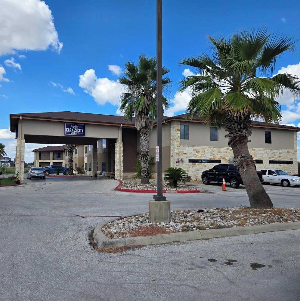 Karnes City Lodge 28/40