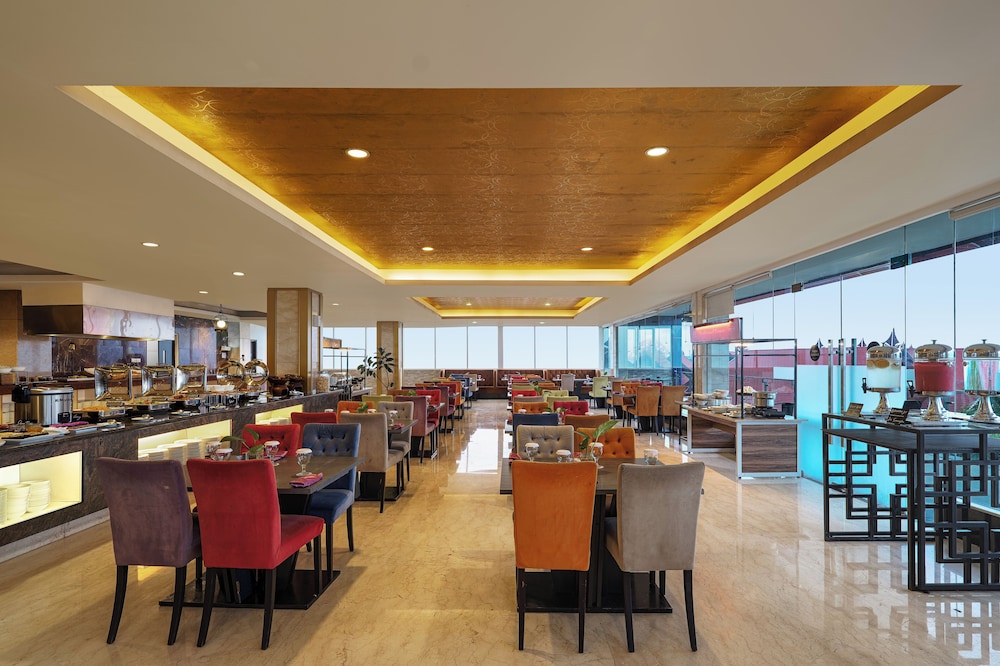 Swiss-Belhotel Waterfront Makassar 37/50