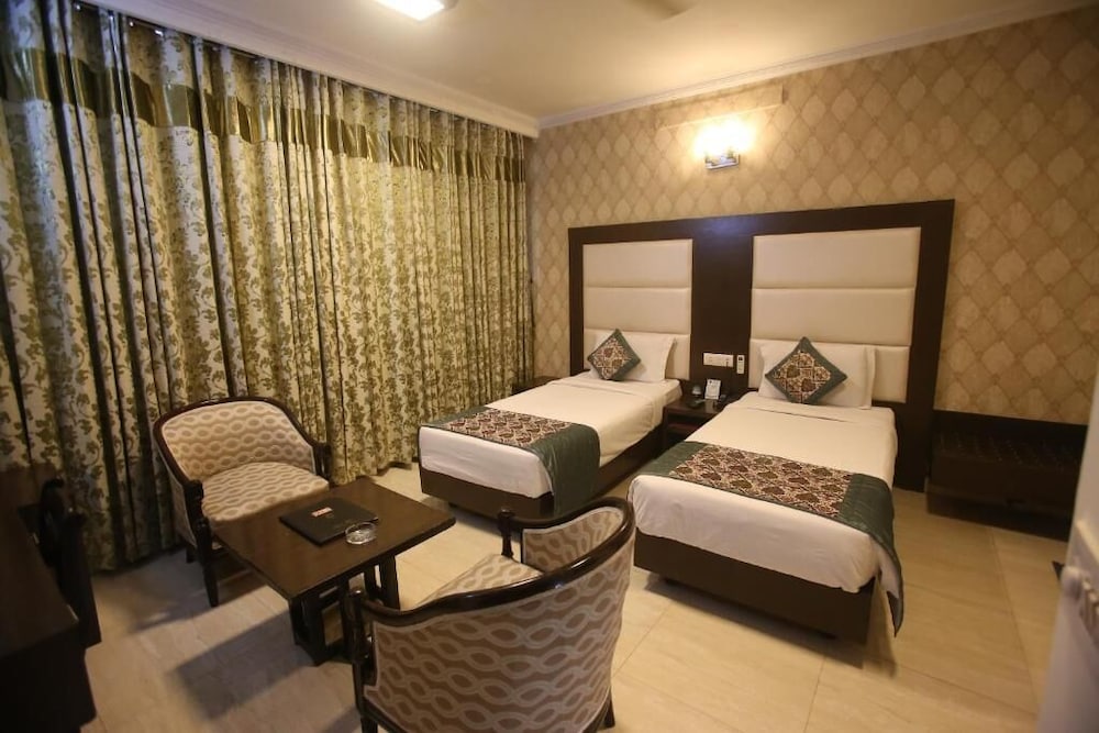 Amar Inn 36/57