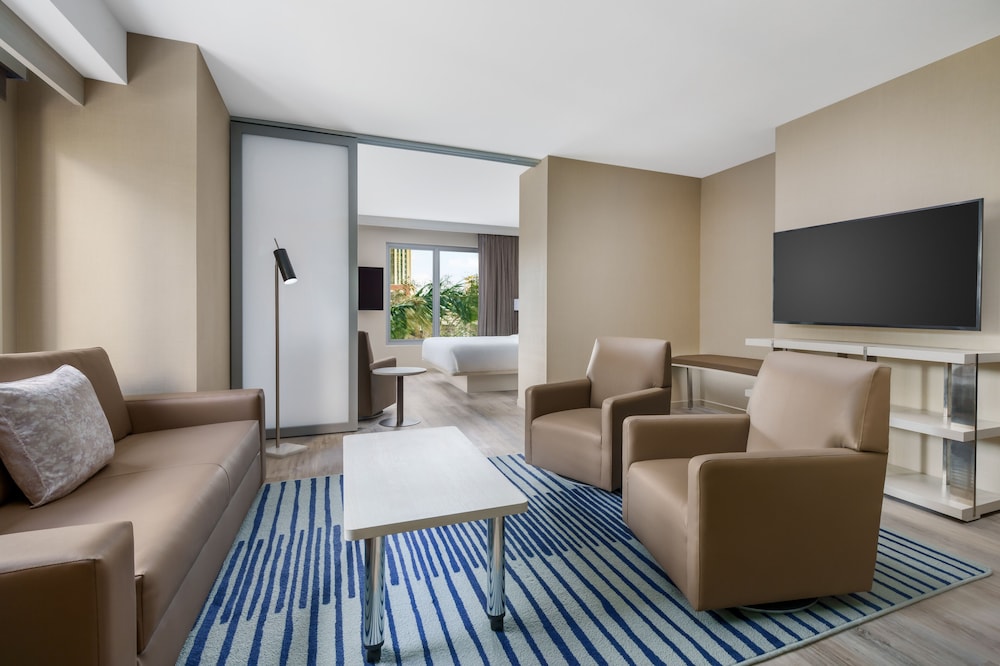 AC Hotel St. Petersburg 24/48