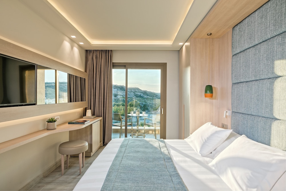 DOUBLE ROOM HILL VIEW