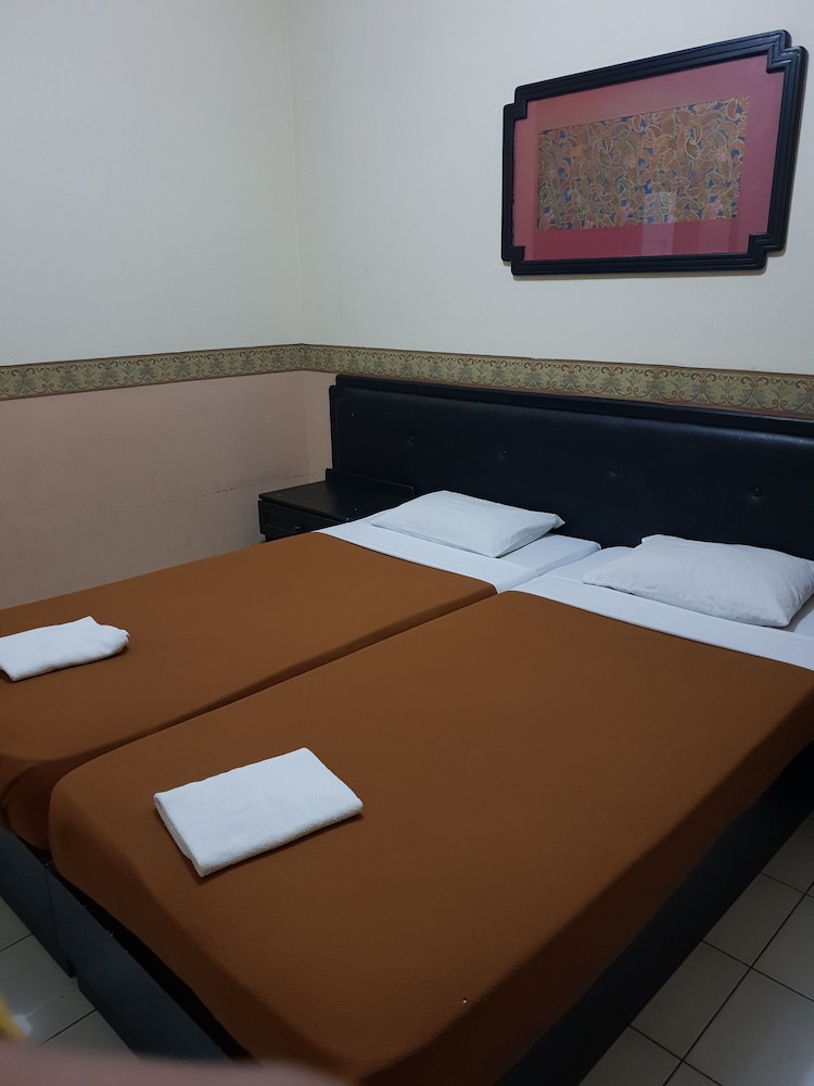 Hotel Cisarua Indah 12/36