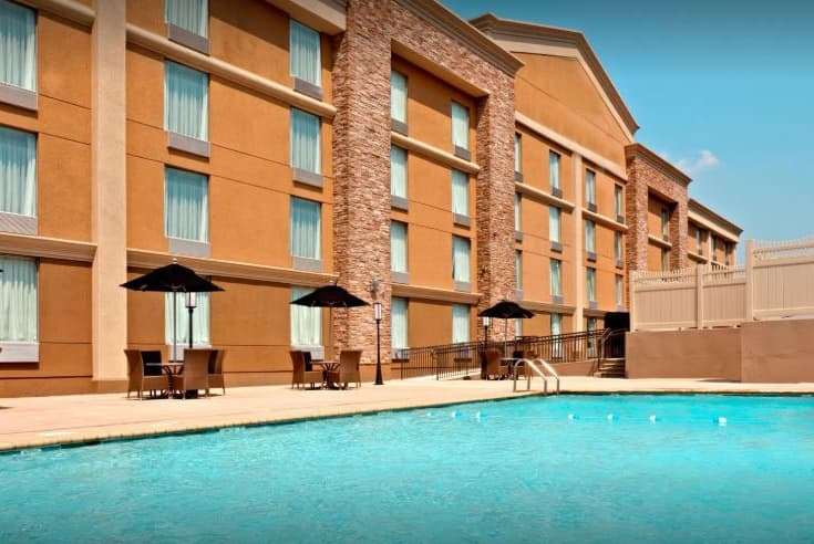 Days Hotel by Wyndham North Bergen /NYC 5/33