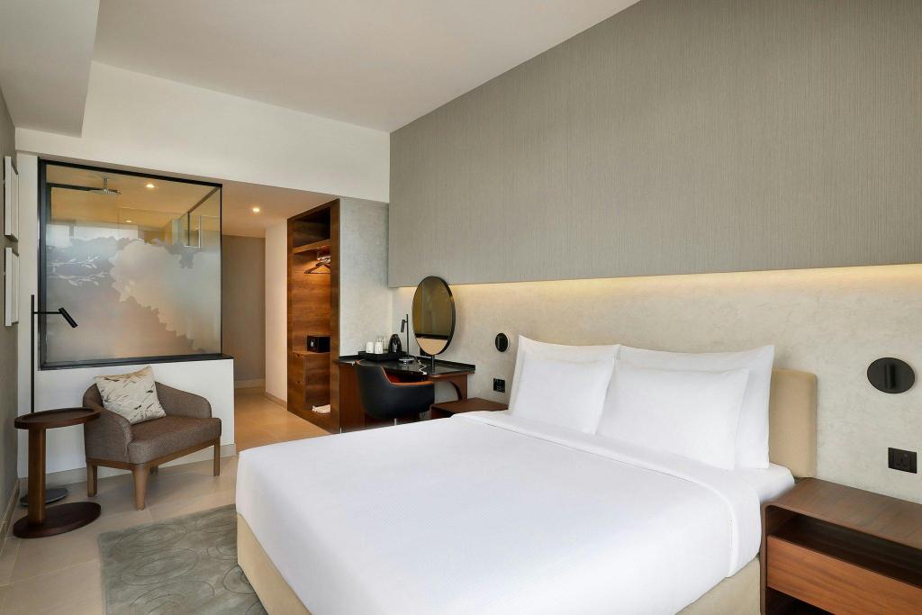 Deluxe, Family, Twin Beds, King Bed, Skyline View، Hotel Local Dubai at Jumeirah Village Triangle by the First Collection 4/8