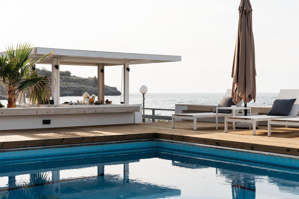 Petradi Beach Lounge Hotel 25/50
