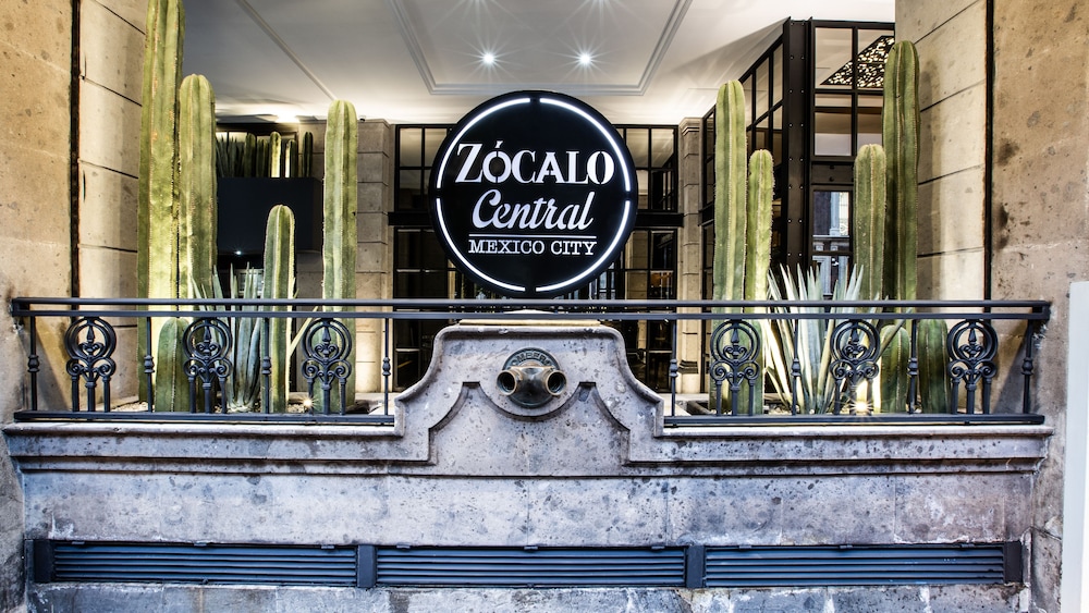 Zocalo Central Hotel 10/73
