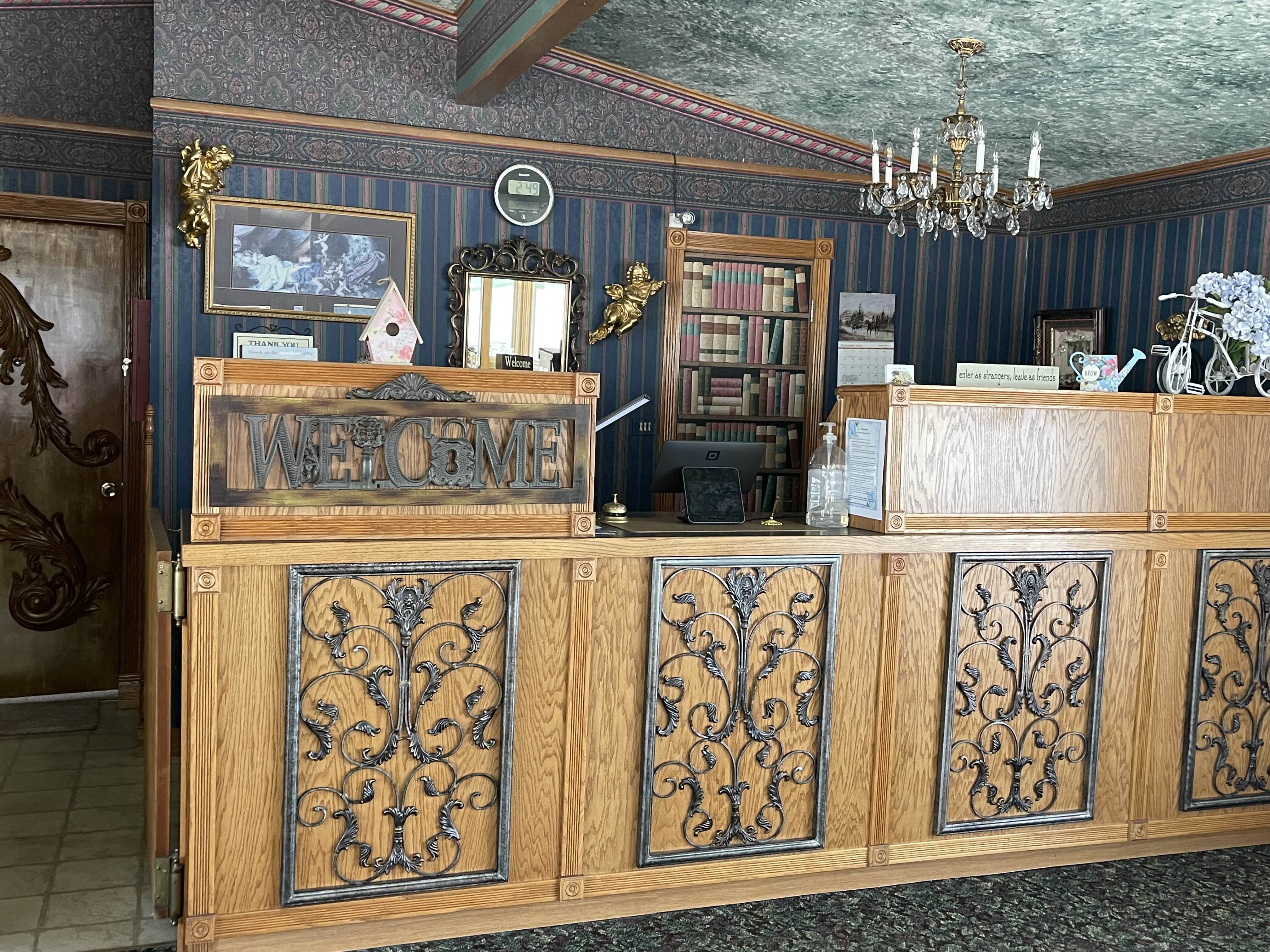 Lobby at Victorian Inn Motel & Suites, Superior - NE