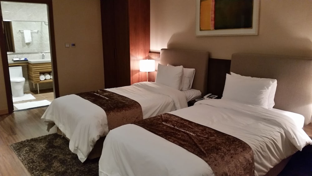 Hyunjin Tourist Hotel 36/72