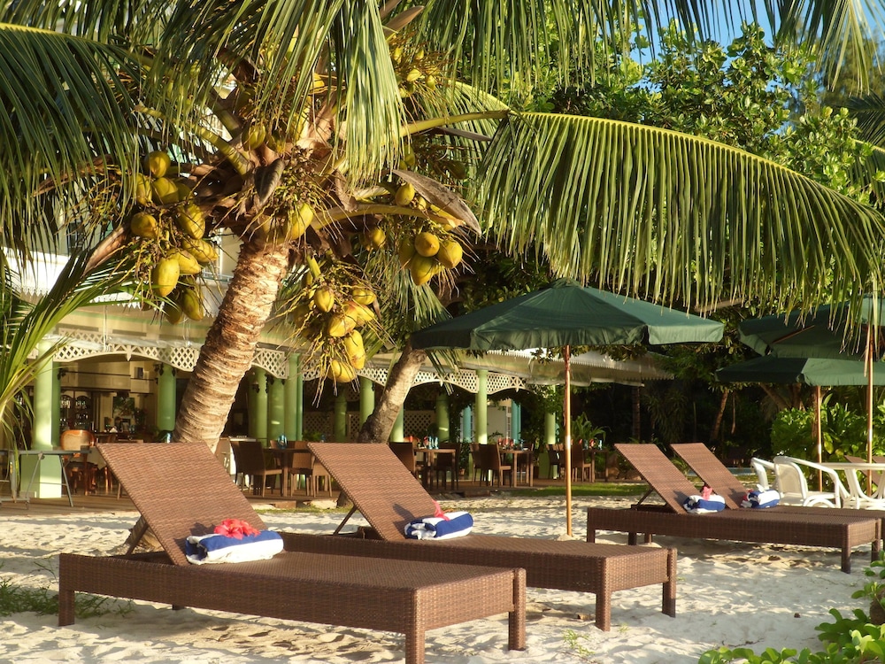 Palm Beach Hotel 3/40