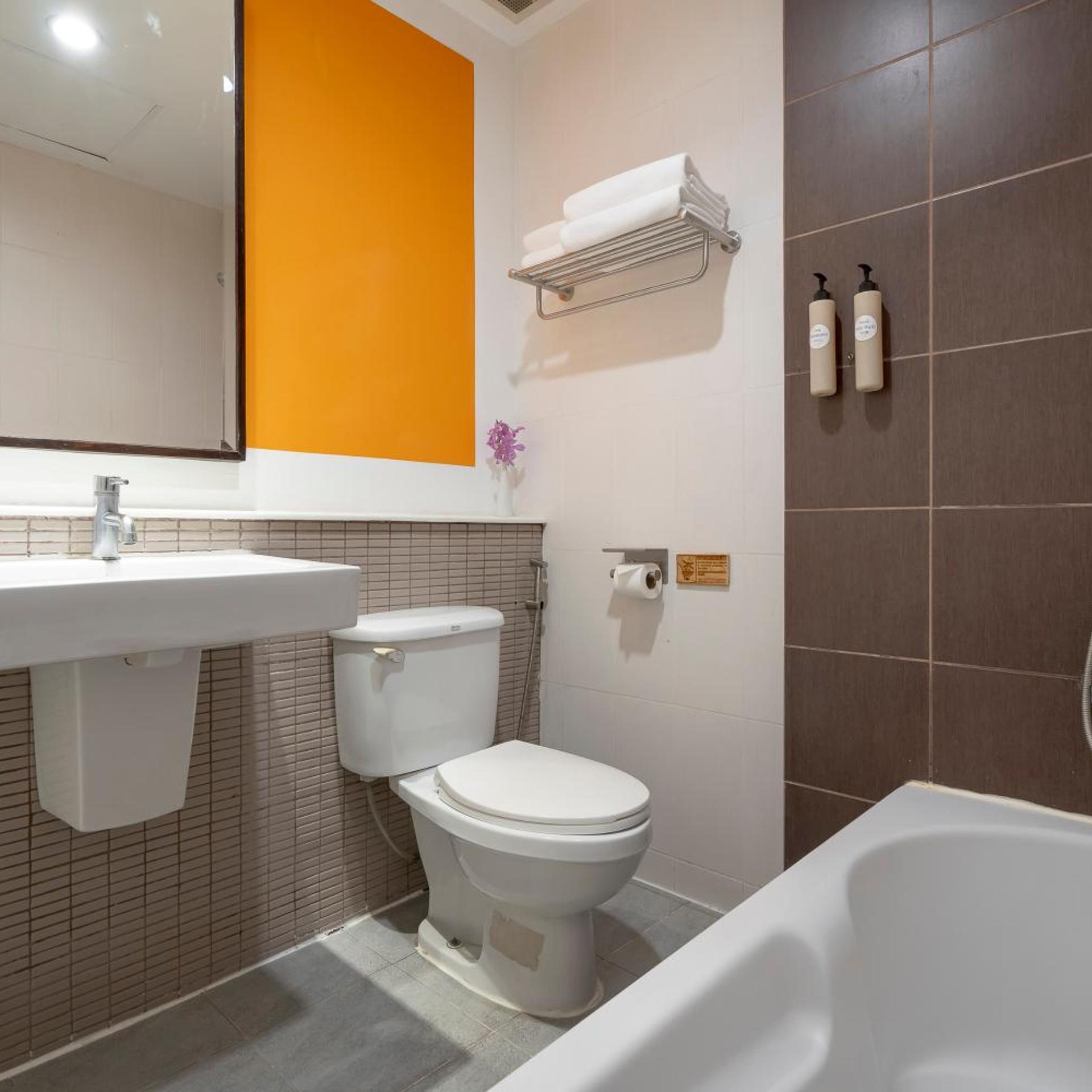 Urban, Plus، Hotel De Bangkok 9/18