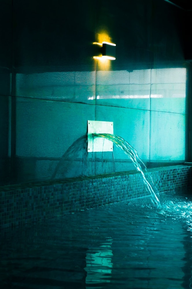 swimming pool spa