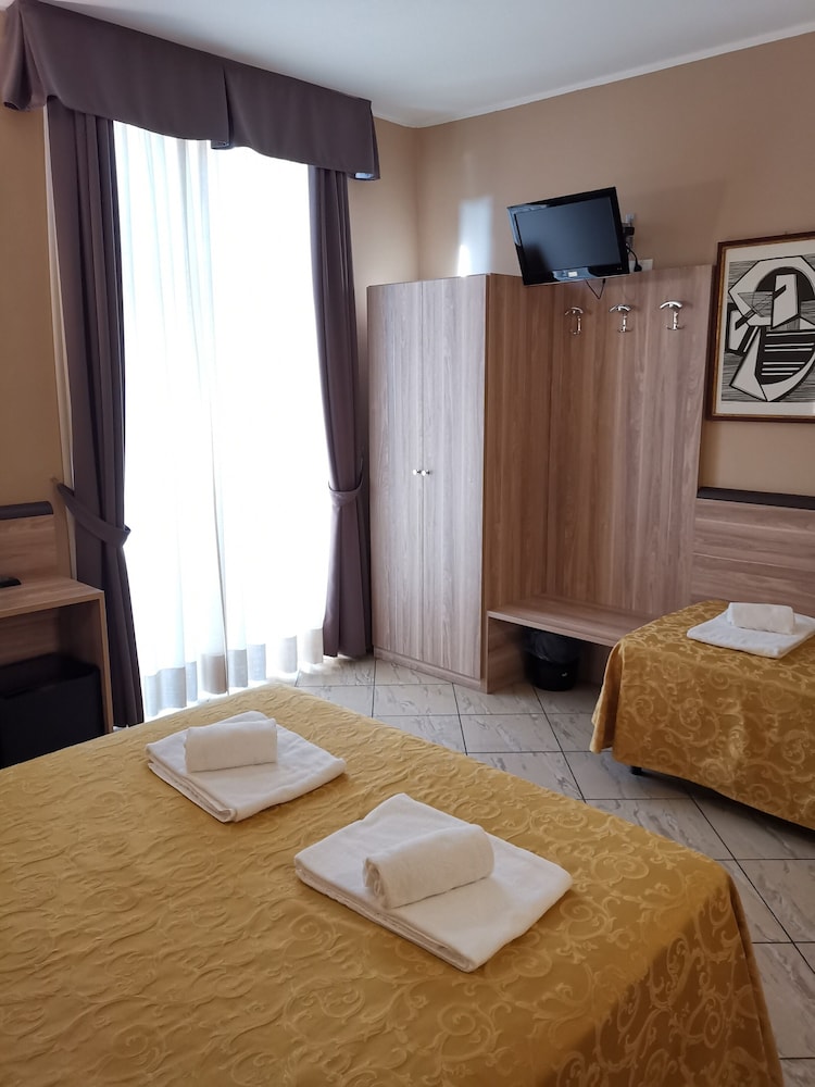 BRIANZA HOTEL 29/68