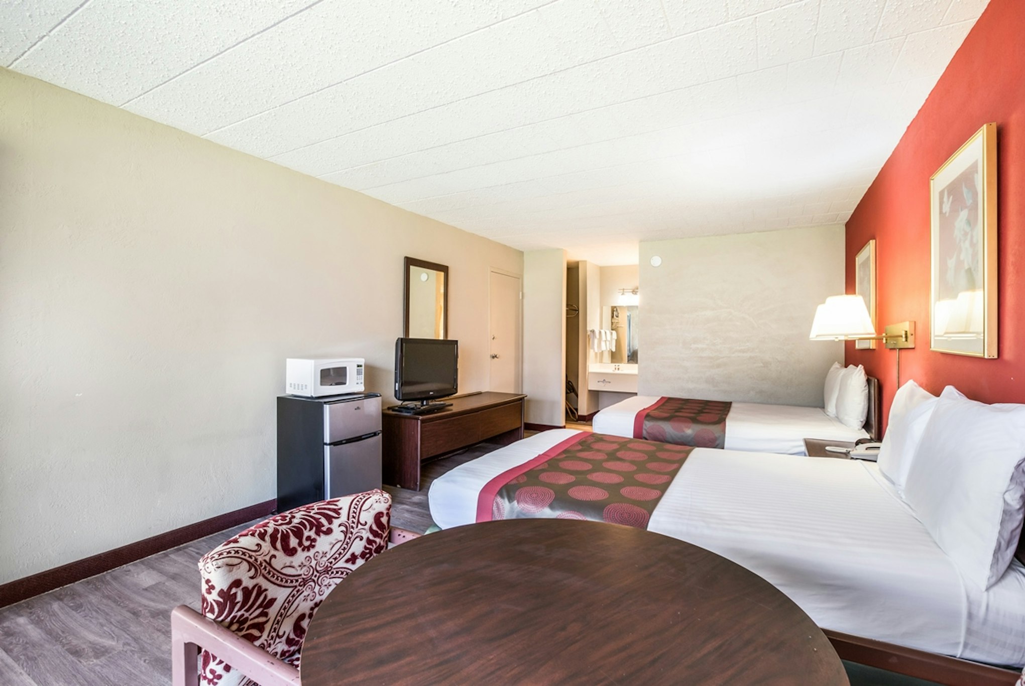 Red Carpet Inn and Suites Hazleton 15/23